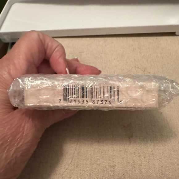 KVOSSNYC FAIRY DUST PRESSED HIGHLIGHTER - NEW - Picture 6 of 7